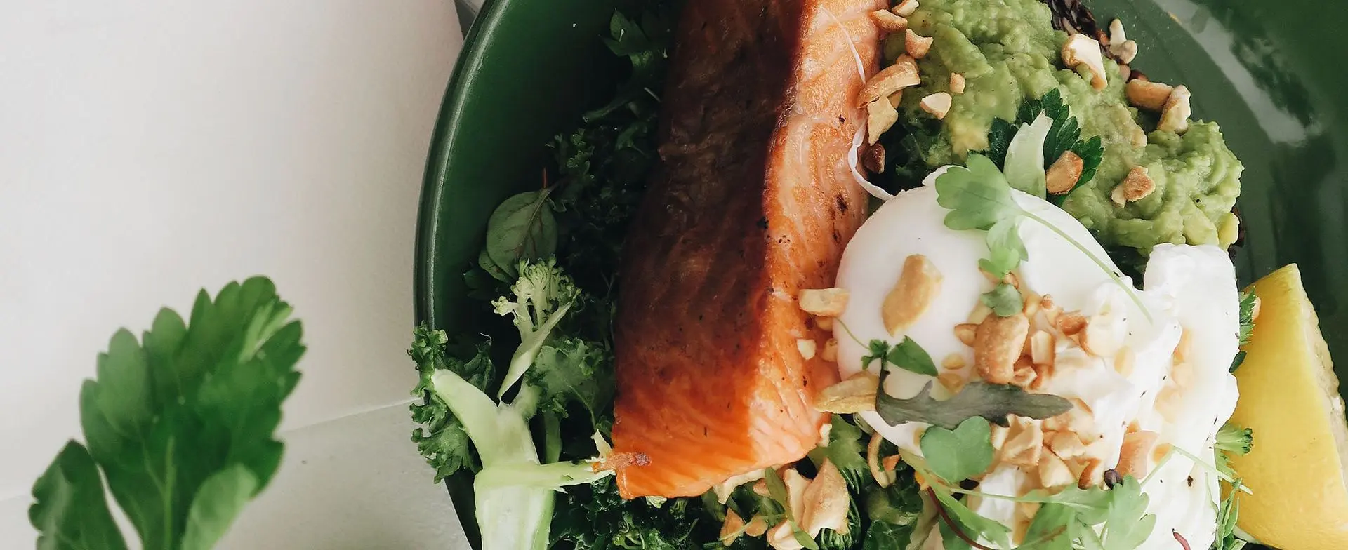 Une assiette saine et équilibrée à base de saumon